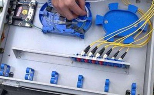 【富龍光纖】溫馨提示：秋意濃，保暖記心間